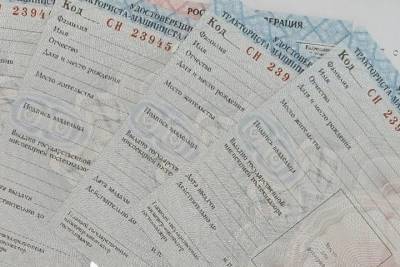 В Курской области два тракториста-машиниста оказались не теми, за кого себя выдают - chr.mk.ru - Курская обл.