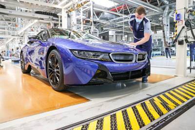 BMW потратилась ради соперничества с Tesla - lenta.ru