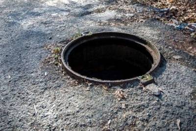 Новосибирцы стали гораздо чаще воровать крышки от канализационных люков - tayga.info - Новосибирск