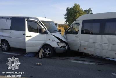 На Киевщине столкнулись фура, легковушка и два микроавтобуса - kp.ua - Украина - Одесса - Мариуполь