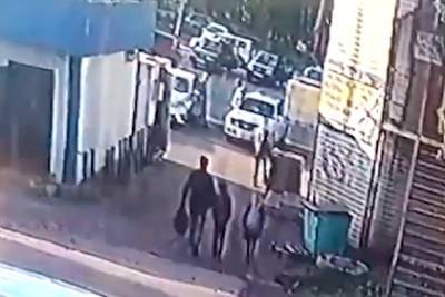 Пропавших по дороге из школы в Киселевске девочек нашли мертвыми - lenta.ru - Россия - Киселевск - Кемеровская обл.