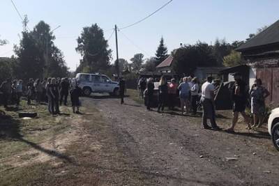 Мать одной из убитых российских школьниц обнаружили пьяной после пропажи девочек - lenta.ru