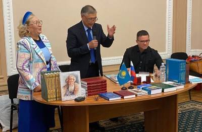 Выставка казахской литературы открылась в Москве - govoritmoskva.ru - Москва - Россия - Санкт-Петербург - Казахстан