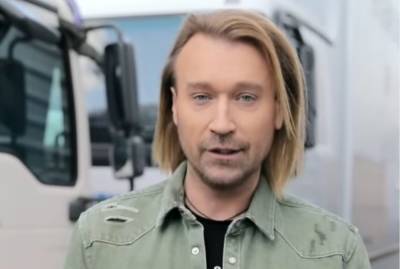 Олег Винник - Владимир Остапчук - Поклонницы Олега Винника "атаковали" его авто, дорога оказалась перекрыта: "Пожалуйста..." - sport.politeka.net - Украина