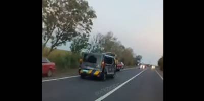 Жизнь мужчины оборвалась посреди проезжей части: видео трагедии под Одессой - politeka.net - Украина - Одесса - Одесская обл.