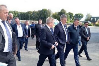 Александр Богомаз - Брянский губернатор посетил стадион и парк в Дубровке - mk.ru - Брянск - Брянская обл.