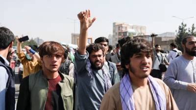 На протесты в Кабуле к посольству Пакистана вышли сотни демонстрантов - 5-tv.ru - Афганистан - Пакистан - Исламабад