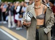 Кейт Мосс - «Голые» платья и бра напоказ: 5 самых соблазнительных трендов осени 2021 - skuke.net