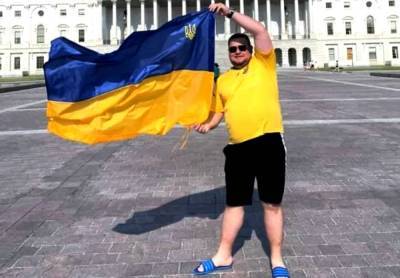 Андрей Клочко - Мать-пенсионерка «слуги народа», ставшего героем мемов из-за фото у Капитолия, за год приобрела имущества на 14,5 млн грн - sharij.net - Киев