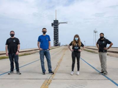 Netflix снимает документальный сериал о первом туристическом космическом полете SpaceX - unn.com.ua - Украина - Киев