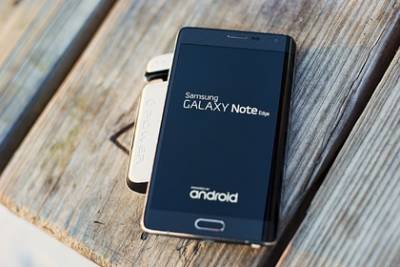 Samsung отказалась от одного из брендов смартфонов - lenta.ru - Голландия