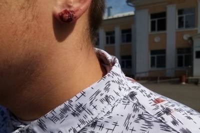 В комитете образования Курской области прокомментировали инцидент с разорванным ухом ученика за отказ снимать сережку - chr.mk.ru - Курская обл.