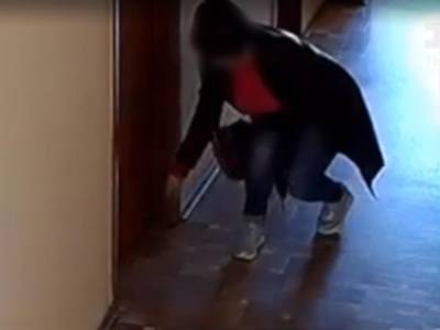 В Сумской области чиновница горсовета подсыпала коллегам кладбищенскую землю под двери кабинетов, чтобы навести порчу – СМИ - gordonua.com - Украина - Сумская обл.