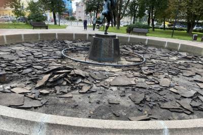 В Ярославле разломали фонтаны на центральной площади - yar.mk.ru - Ярославль