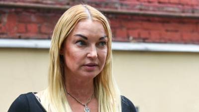 Анастасия Волочкова - Экс-солистка «Стрелок» пожаловалась на прессинг из-за скандала с Волочковой - 5-tv.ru