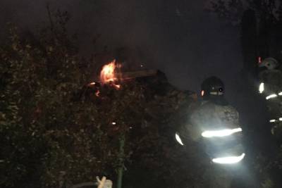 Ночью горели два дома в саду «Полянка» в Екатеринбурге - eburg.mk.ru - Россия - Екатеринбург - Свердловская обл.