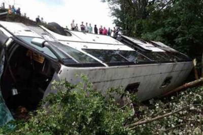 Падение пассажирского автобуса в 200-метровое ущелье: десятки жертв - free-news.su - Боливия