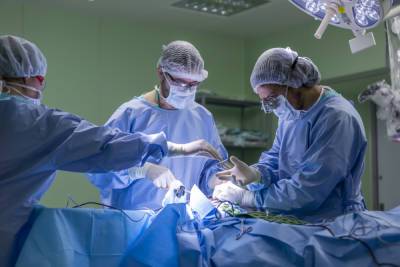 Новосибирские хирурги удалили опухоль мозга пациенту из Германии - novos.mk.ru - Новосибирск - Германия