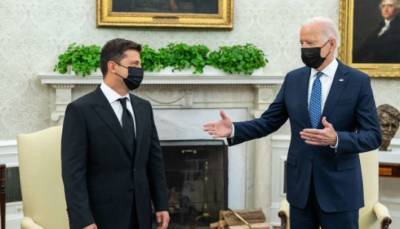 Владимир Зеленский - Кристина Квин - Джо Байден - В посольстве США объяснили перенос даты встречи Байдена и Зеленского - lenta.ua - США - Украина