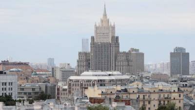 Марья Захарова - Москва заявила протест Эстонии в связи с отказом в визе дипломату РФ - iz.ru - Москва - Россия - Израиль - Эстония