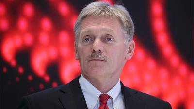 Дмитрий Песков - В Кремле напомнили о «следах» зарубежных спецслужб в задержании россиян под Минском - iz.ru - Россия - США - Украина - Киев - Израиль - Белоруссия - Минск