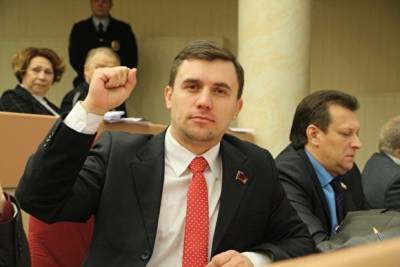 Николай Бондаренко - Депутат-коммунист Бондаренко пропал из повестки. Его называли конкурентом Володина - znak.com - Саратов