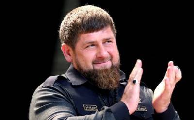 Рамзан Кадыров - В Чечне объявили конкурс на лучший портрет или рисунок отца и матери Рамзана Кадырова - echo.msk.ru - респ. Чечня
