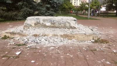Олег Николенко - На этом месте будет монумент покаяния России: МИД Украины удивился реакцией РФ на демонтаж памятного знака в честь дружбы между Киевом и Москвой - sharij.net - Москва - Россия - Украина - Киев