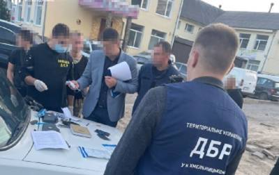 Взятка за торговлю топливом: на Виннитчине задержан чиновник ГСЧС - korrespondent.net - Украина - Винницкая обл.