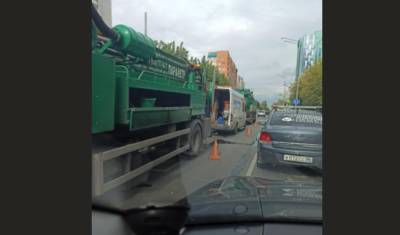 В Тюмени на Холодильной крупная пробка из-за ремонтных работ - nashgorod.ru - Тюмень
