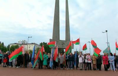 Витебск принял эстафету республиканского автопробега «Символ единства»: гостей встречали на площади Победы - ont.by - Белоруссия - Витебск