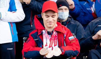 «Без шевронов и нашивок можно было легко понять нашу принадлежность к России - паралимпийцы рассказали о национальной экипировке Forward - mirnov.ru - Россия - Токио