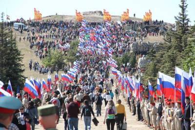 Денис Пушилин - На легендарной высоте Саур-Могила в ДНР почтили память павших... - politnavigator.net - Россия - Украина - ДНР - ЛНР - респ. Южная Осетия - Донбасс