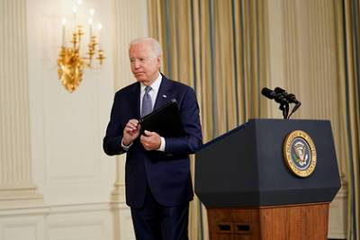 Дональд Трамп - Джо Байден - Джен Псаки - Байден захотел уволить сторонников Трампа из американских военных академий - lenta.ru - США