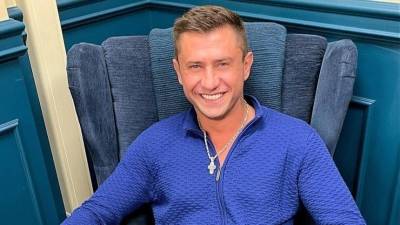 Павел Прилучный - Дарья Мельникова - Прилучный об отношении к сценам секса в кино: «Я бы мог и в порно сняться» - 5-tv.ru