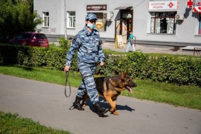 Женщина-конвоир скончалась от COVID-19 в Новосибирске - novos.mk.ru - Новосибирск