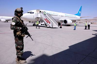 Залмай Халилзад - Энтони Блинкен - Талибы позволят покинуть Афганистан гражданам других стран - lenta.ru - Россия - США - Афганистан - Reuters