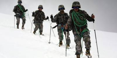 Китайские военные испытали новое оружие на учениях возле спорной границы с Индией - enovosty.com - Китай - Индия