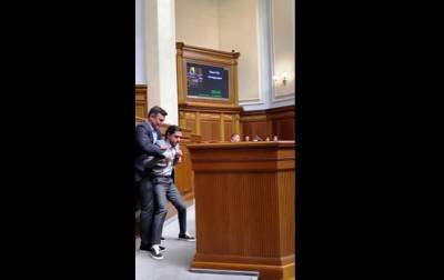 Владимир Зеленский - Николай Тищенко - Гео Лерос - Тищенко пояснил, зачем напал на Лероса - korrespondent.net - Украина