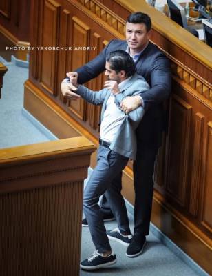 Николай Тищенко - «Работаем навынос»: В Сети остроумно отреагировали на выходку Тищенко в Раде - enovosty.com