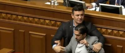 Дмитрий Разумков - Давид Арахамия - Николай Тищенко - Гео Лерос - У Зеленского сказали, какое наказание грозит Тищенко и Леросу за драку в Раде - w-n.com.ua