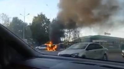Автомобиль вспыхнул на заправке под Воронежем: появилось видео - vestivrn.ru - Воронеж