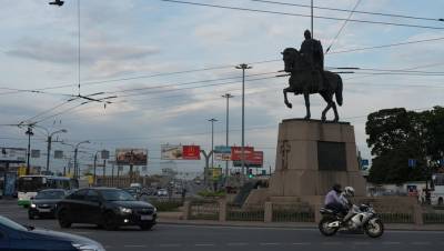 Александр Невский - Проезд по площади Александра Невского закроют в выходные - dp.ru