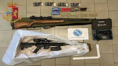 Италия: у антипрививочников конфисковали ножи и огнестрельное оружие - ru.euronews.com - Россия - Италия - Франция - Венгрия - Рим