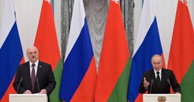 Владимир Путин - Александр Лукашенко - Путин: РФ не намерена влиять на ситуацию на границе Белоруссии и Литвы - ren.tv - Россия - Белоруссия - Польша - Литва