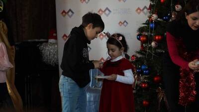Российско-армянский фонд поздравил детей Русской общины Карабаха - iz.ru - Россия - Израиль - Степанакерт