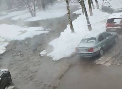В сети появилось видео «коммунального потопа» в Дашково-Песочне - ya62.ru - Рязань