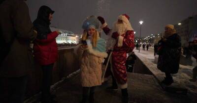 Более десяти москвичей пострадали от пиротехники в новогоднюю ночь - ren.tv - Москва - Москва