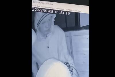 В Улан-Удэ трое парней ограбили кафе, не взирая на камеру видеонаблюдения - ulan.mk.ru - Улан-Удэ - респ.Бурятия