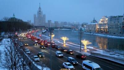 Непрекращающийся целую неделю снегопад ждет москвичей в первые рабочие дни 2022 года - 5-tv.ru - Москва - Ленинградская обл. - респ. Дагестан - Ярославская обл.